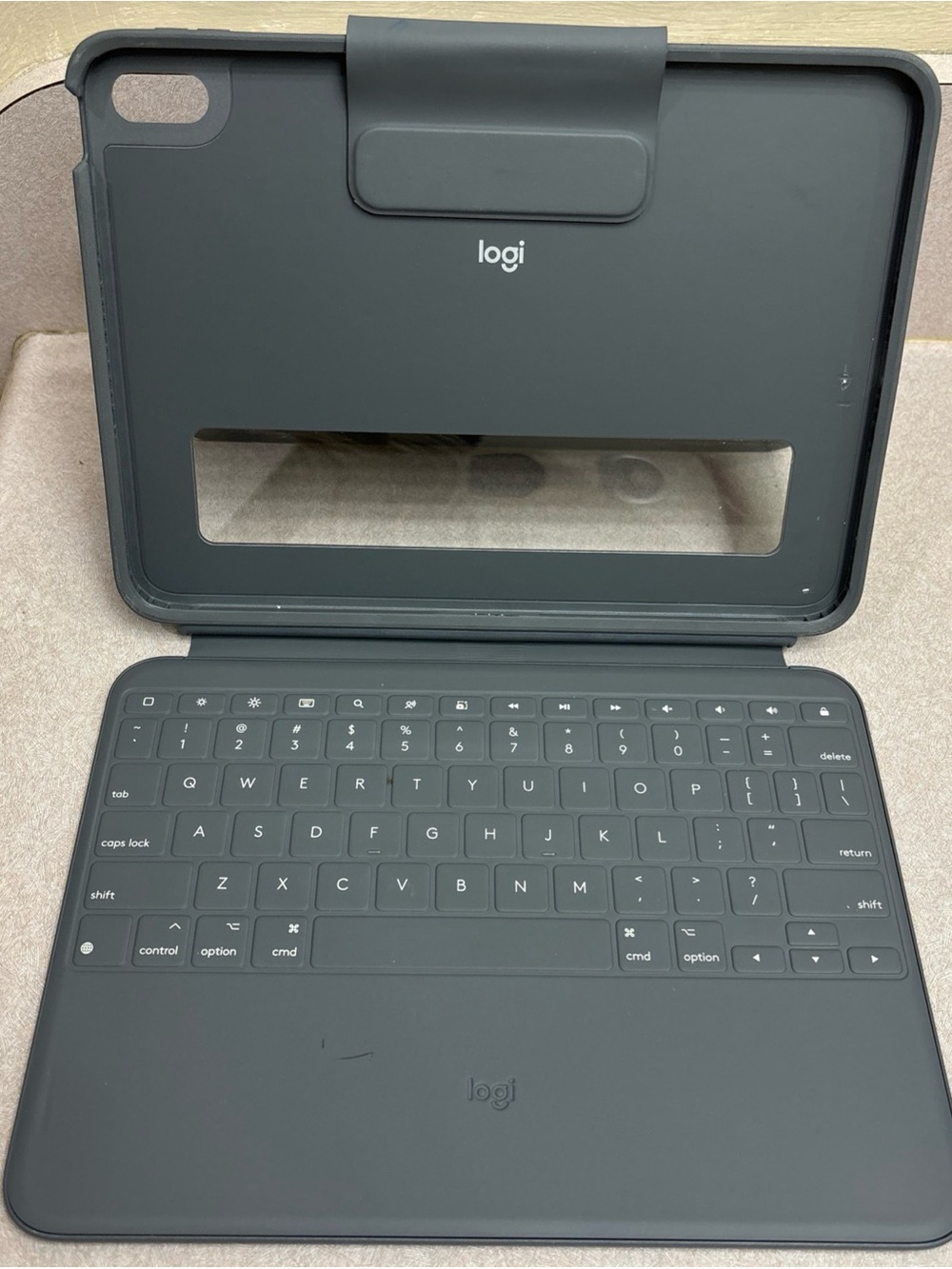 Logitech Rugged Folio iPad 10thGeneration Keyboard Case Grey Magnetic 820-010595